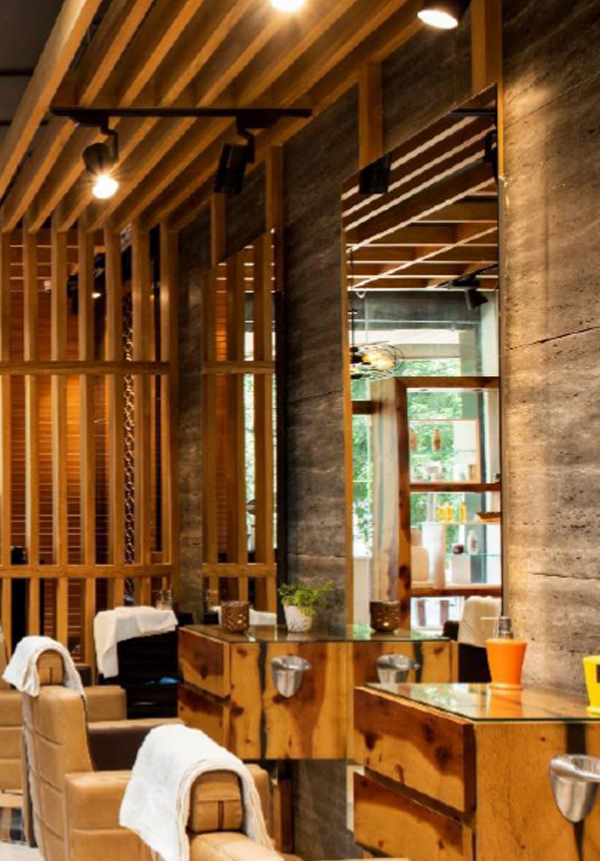 Spa & Saloon